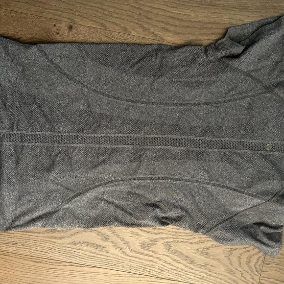 Lululemon Swifty tee - Picture 3 of 3